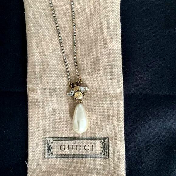 Authentic Gucci Bee Necklace with Crystal Chain and Drop Pearl New In Box - Picture 9 of 11